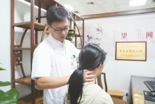 【媒体关注】24岁重庆女子备受颈椎疾病困扰,千里赴邕求诊治,名医妙手解沉疴